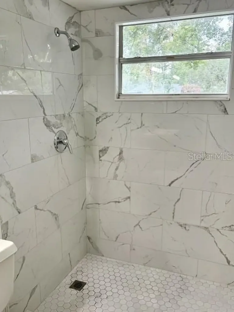 2323 W Magnolia Road Deland FL 32724