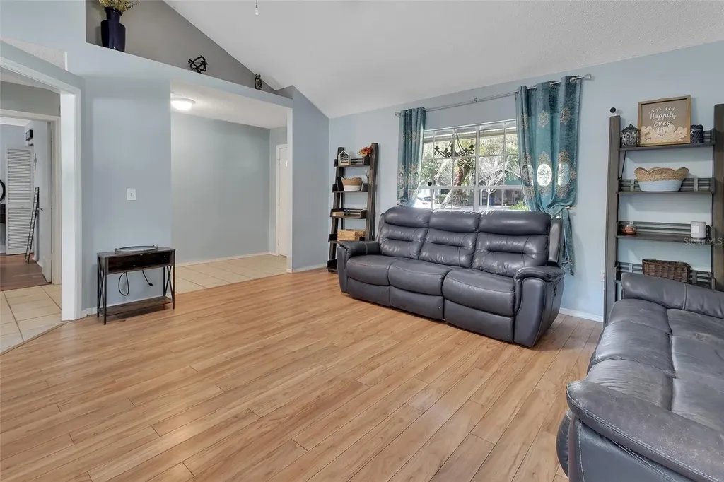 2323 W Magnolia Road Deland FL 32724