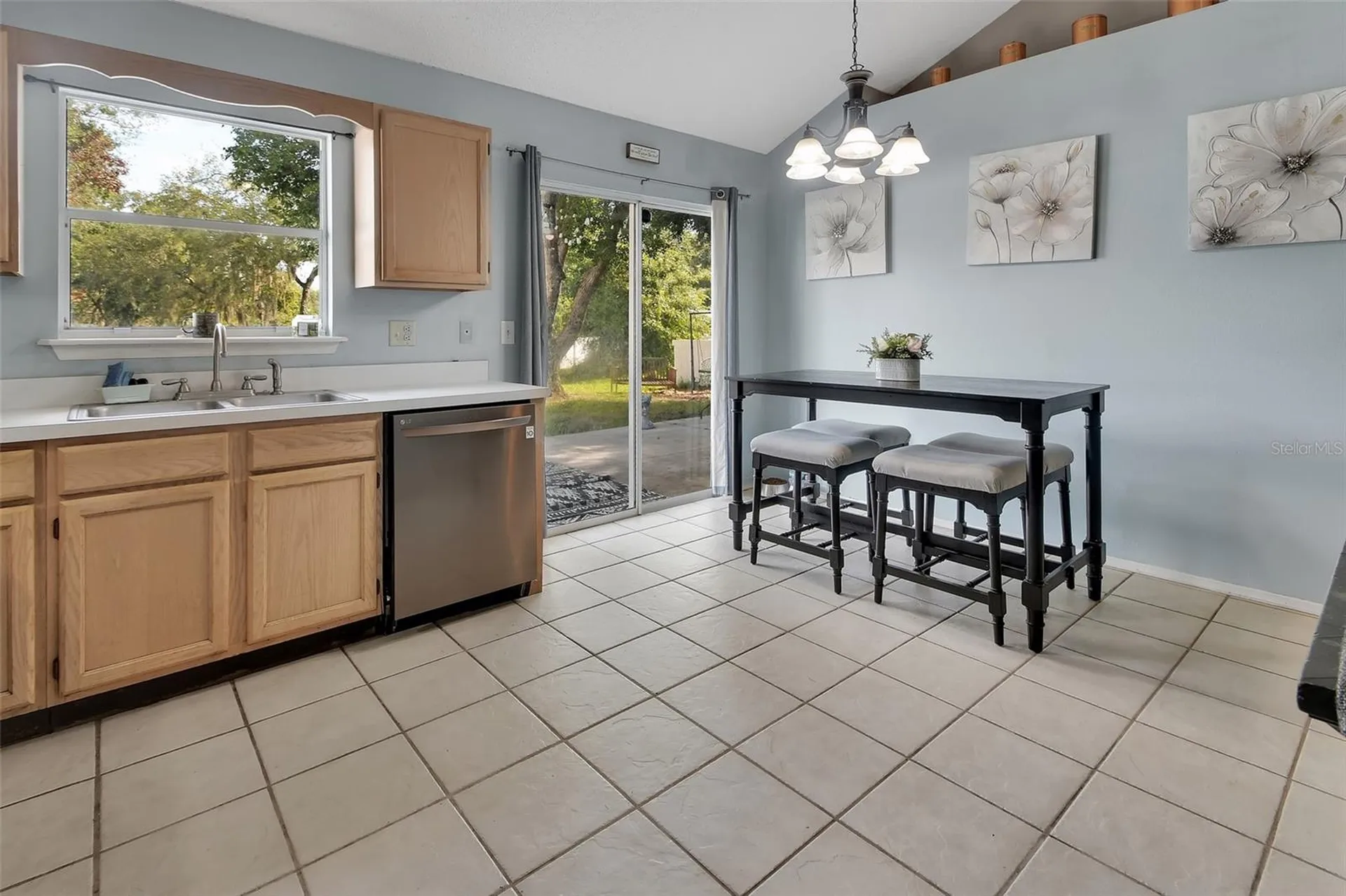 2323 W Magnolia Road Deland FL 32724