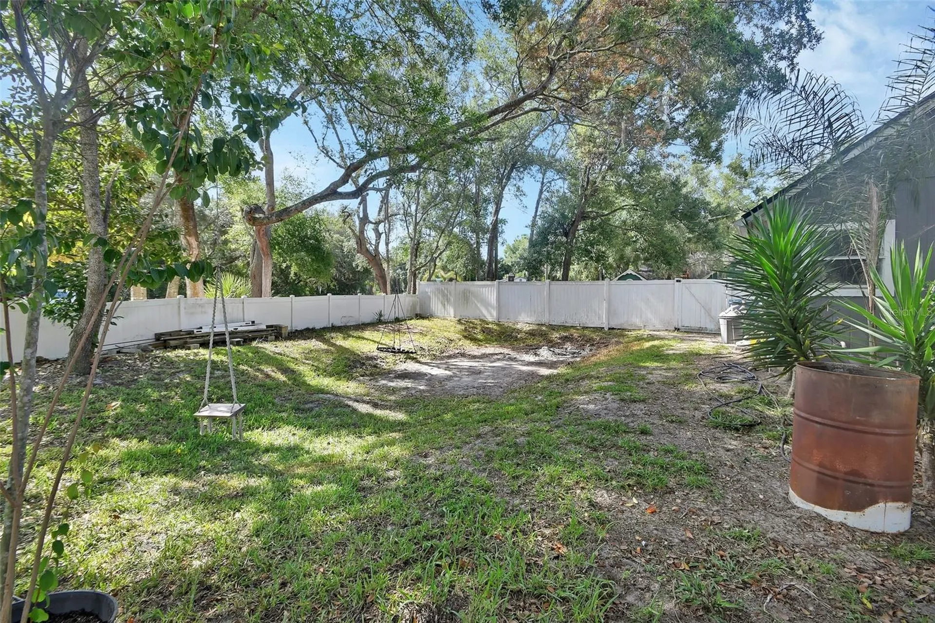 2323 W Magnolia Road Deland FL 32724
