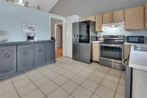 2323 W Magnolia Road Deland FL 32724