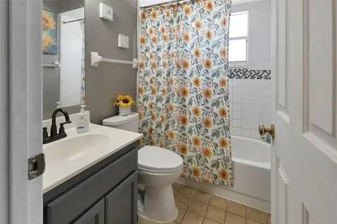 2323 W Magnolia Road Deland FL 32724