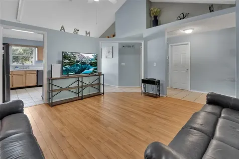 2323 W Magnolia Road Deland FL 32724