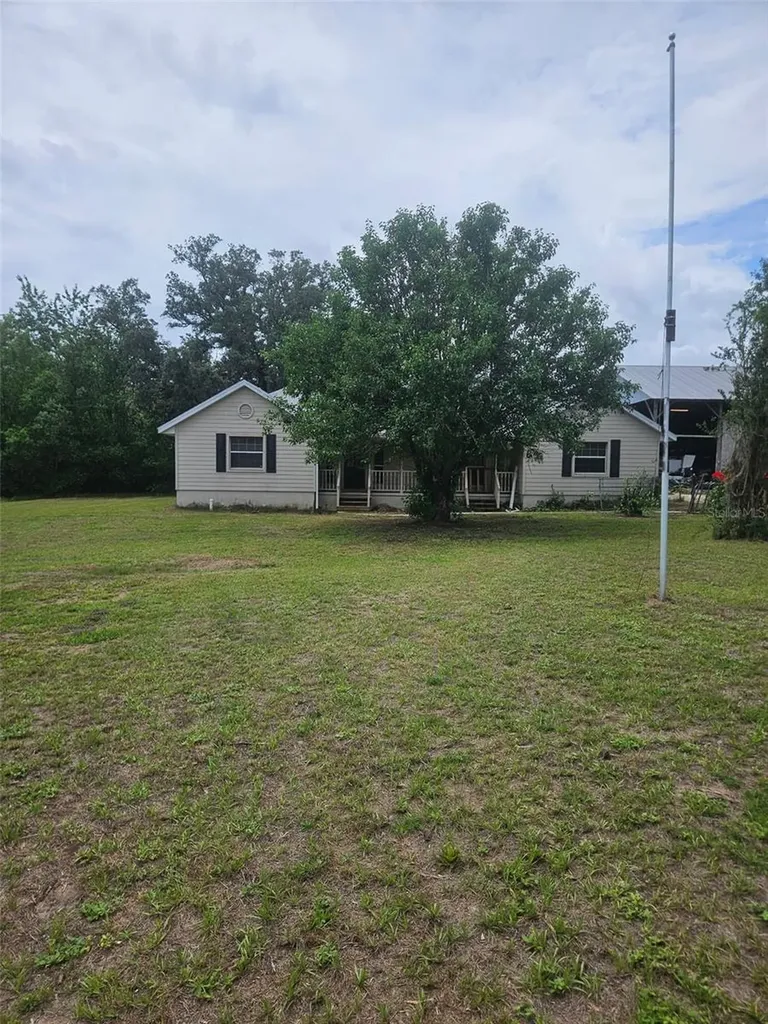 18890 SW 44th Street Dunnellon FL 34432