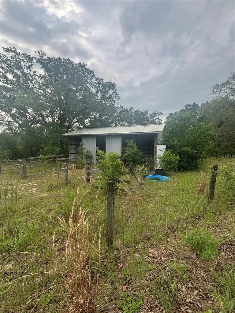 18890 SW 44th Street Dunnellon FL 34432