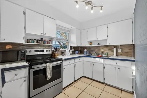 1059 5th Street N St Petersburg FL 33701