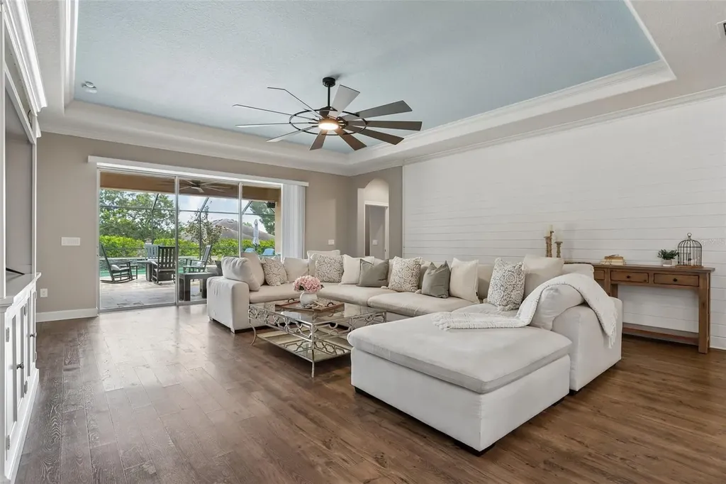 17539 Buckingham Garden Drive Lithia FL 33547