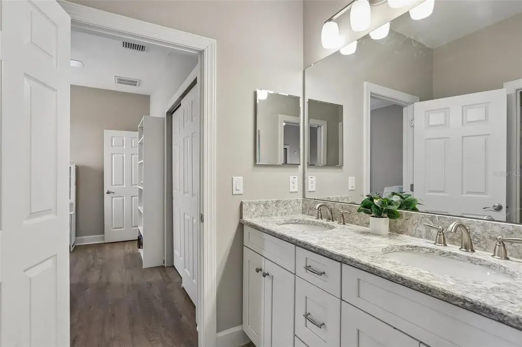 17539 Buckingham Garden Drive Lithia FL 33547