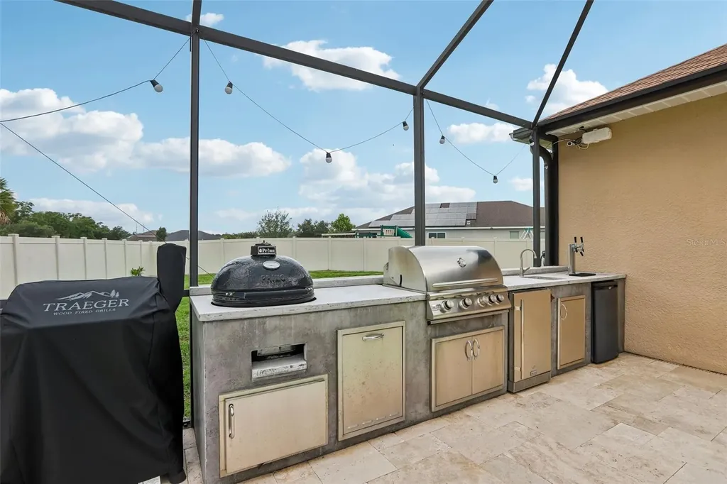 17539 Buckingham Garden Drive Lithia FL 33547