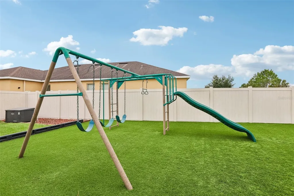 17539 Buckingham Garden Drive Lithia FL 33547