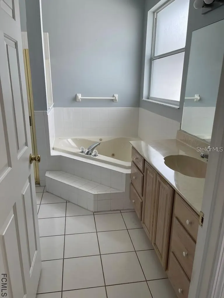 13 Freemont Palm Coast FL 32137