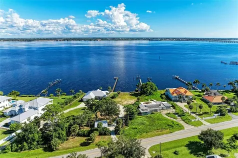 24181 Harborview Road Punta Gorda FL 33980