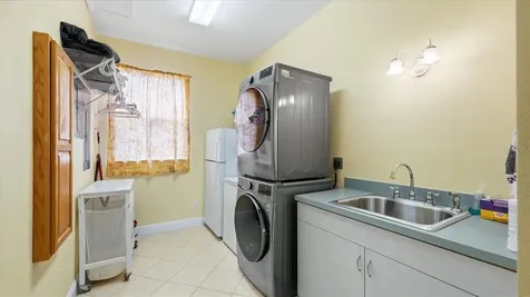 280 W Cowles Street Englewood FL 34223