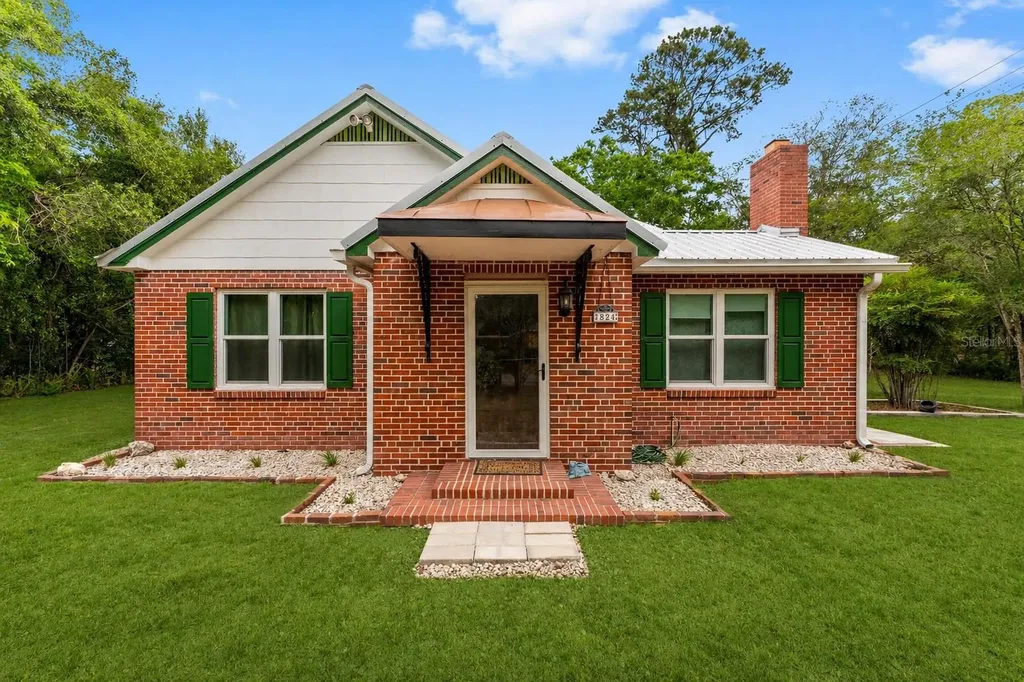 824 NE 9th Avenue Gainesville FL 32601