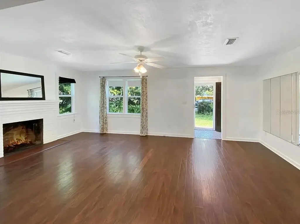 824 NE 9th Avenue Gainesville FL 32601