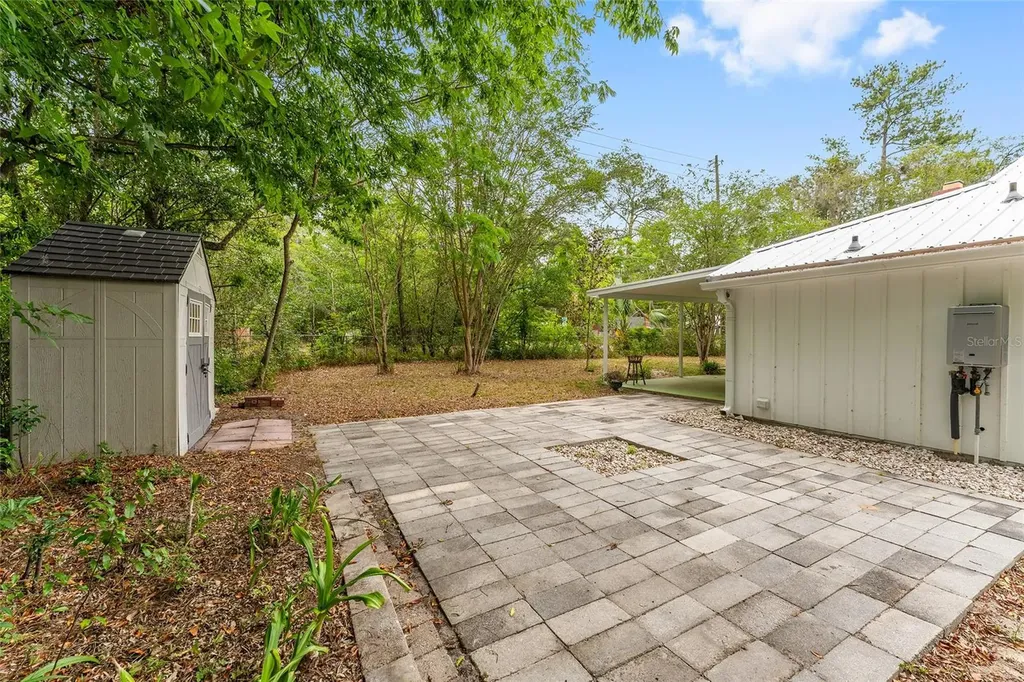 824 NE 9th Avenue Gainesville FL 32601