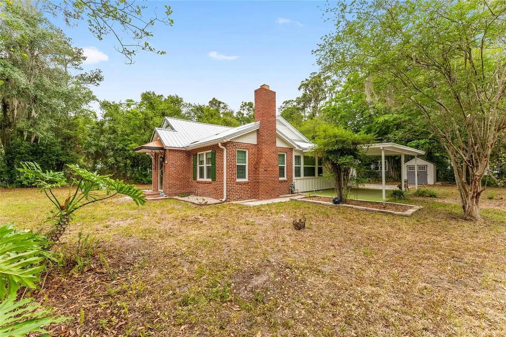 824 NE 9th Avenue Gainesville FL 32601