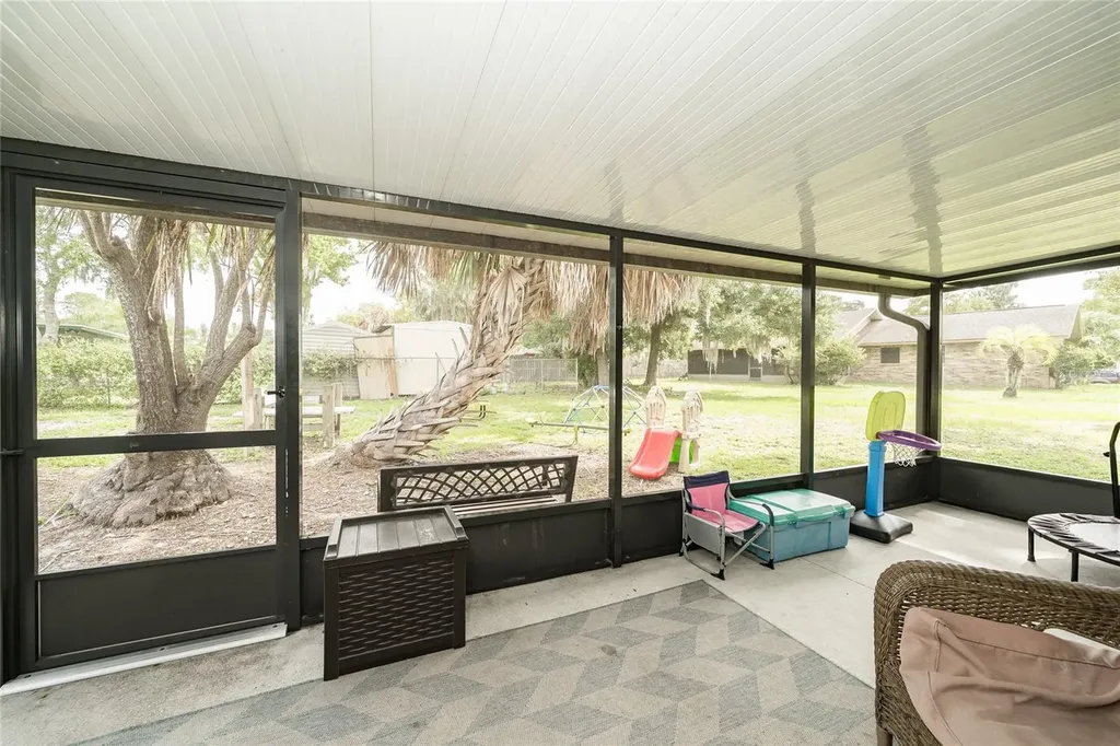 1404 Redbud Circle Plant City FL 33563