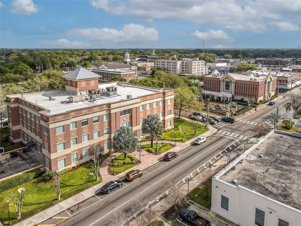 1404 Redbud Circle Plant City FL 33563