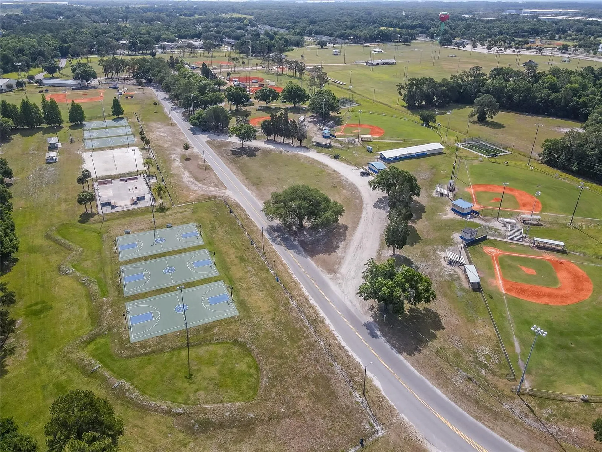 1404 Redbud Circle Plant City FL 33563