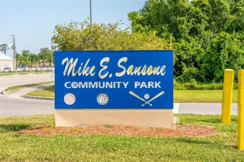 1404 Redbud Circle Plant City FL 33563