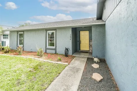 1404 Redbud Circle Plant City FL 33563