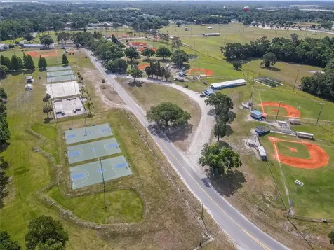 1404 Redbud Circle Plant City FL 33563