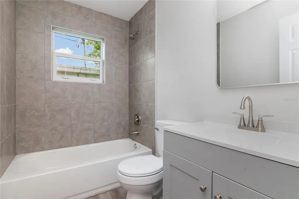 2216 E 109th Avenue Tampa FL 33612