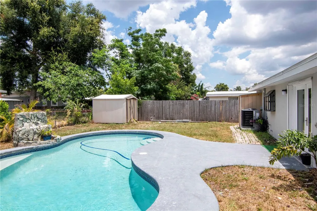 2216 E 109th Avenue Tampa FL 33612