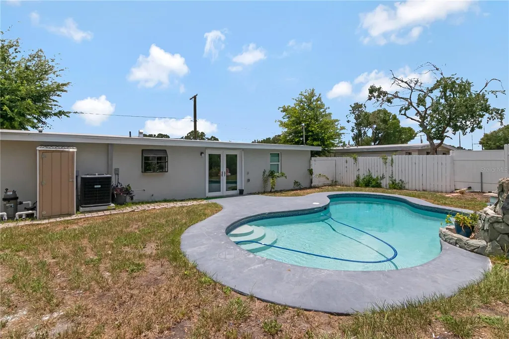 2216 E 109th Avenue Tampa FL 33612