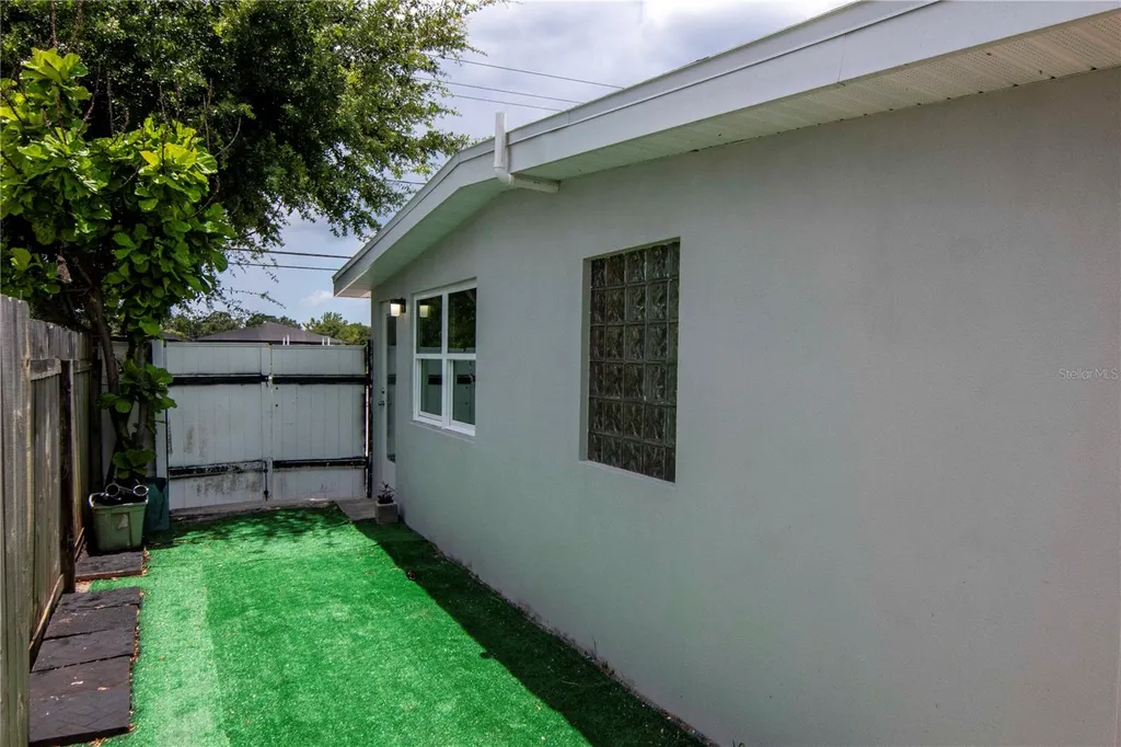2216 E 109th Avenue Tampa FL 33612