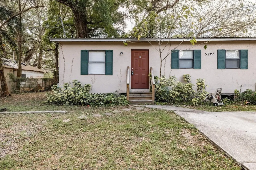 5228 Cherry Avenue Seffner FL 33584