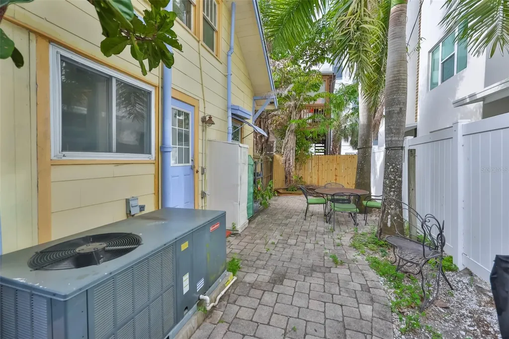 340 Moffett Court N St Petersburg FL 33701
