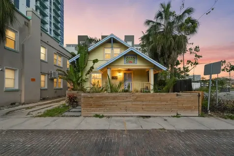 340 Moffett Court N St Petersburg FL 33701