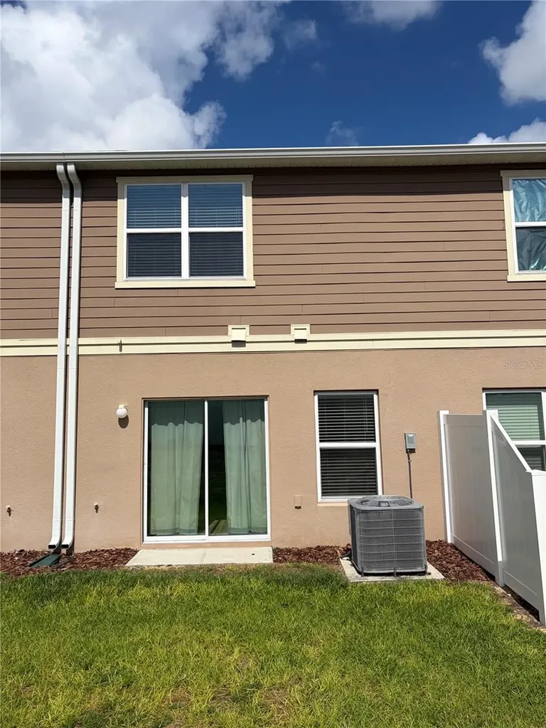 1492 Mirabella Circle Davenport FL 33897