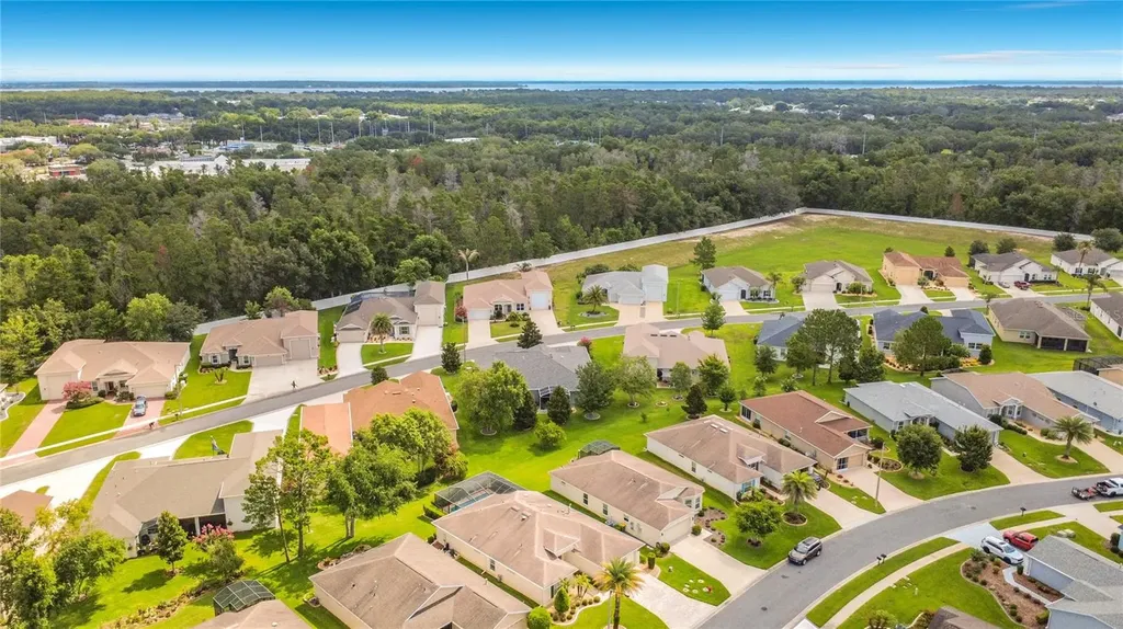 27132 Roanoke Drive Leesburg FL 34748