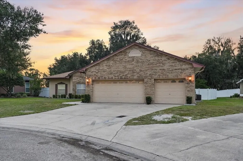 448 Lake Harris Drive Lakeland FL 33813