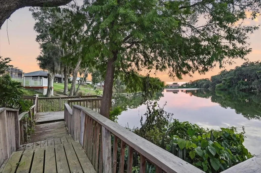 448 Lake Harris Drive Lakeland FL 33813