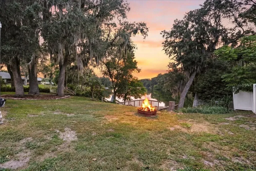 448 Lake Harris Drive Lakeland FL 33813