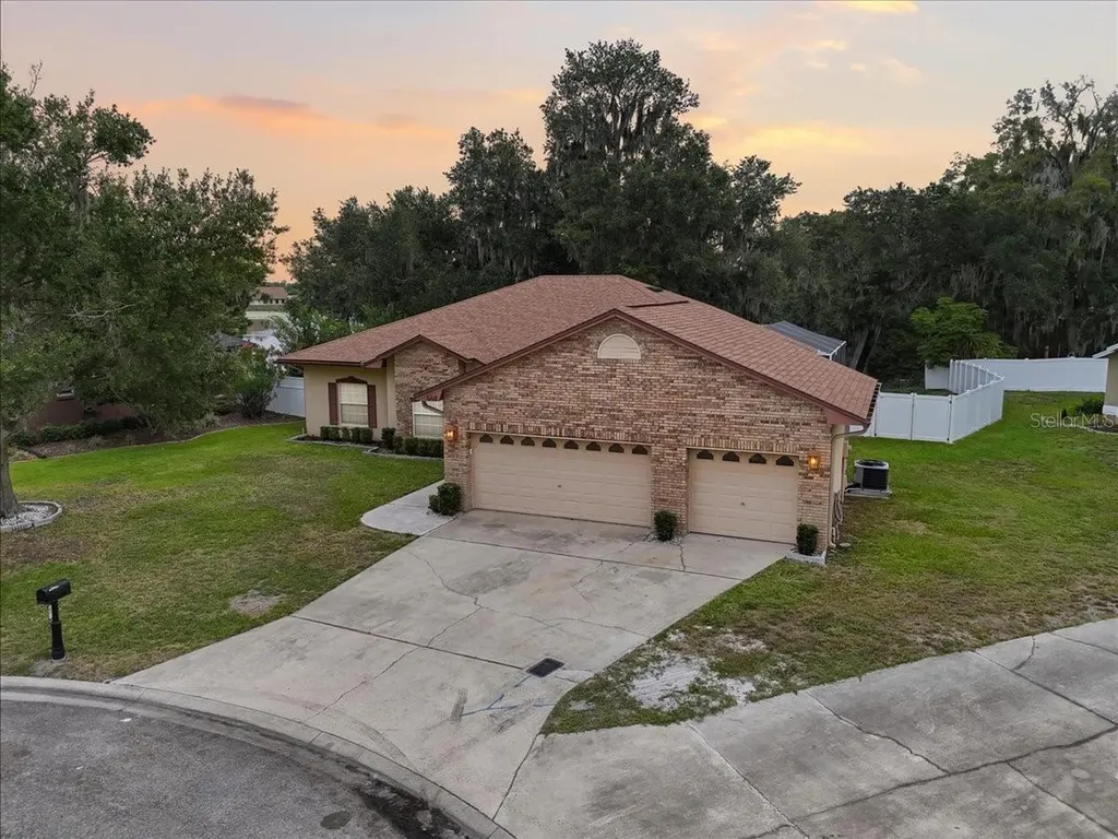 448 Lake Harris Drive Lakeland FL 33813