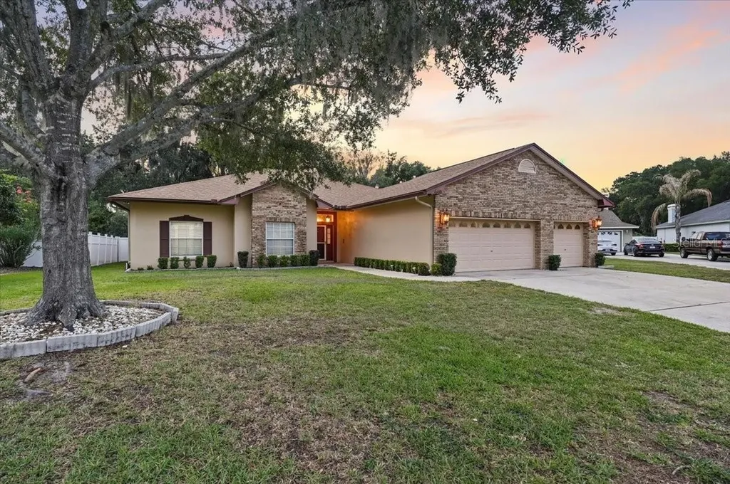 448 Lake Harris Drive Lakeland FL 33813