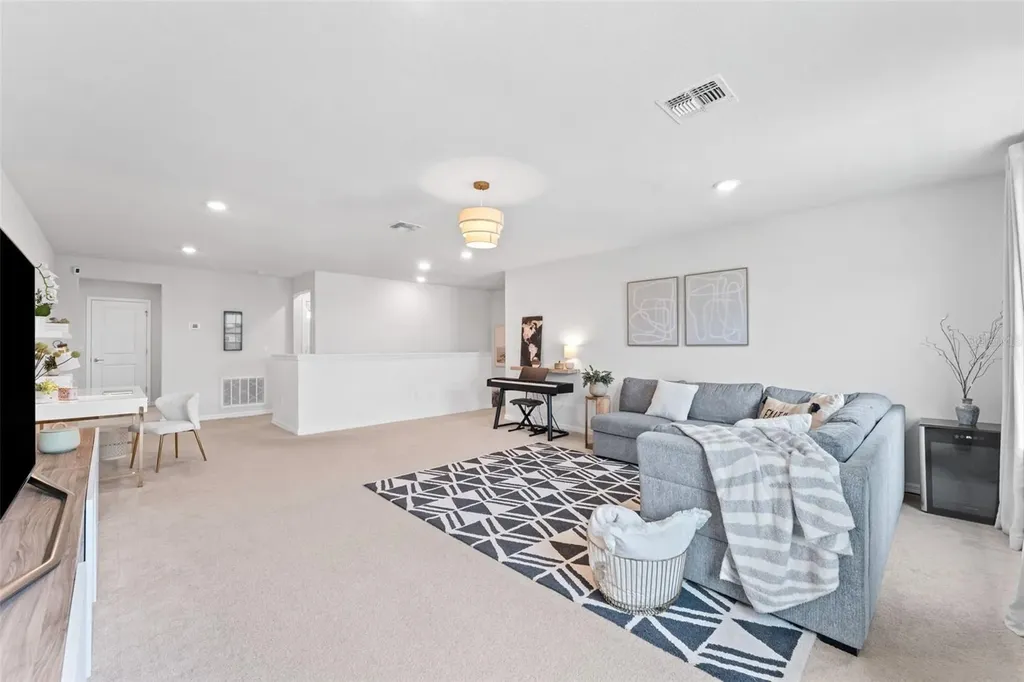 2640 Hilltop Loop Apopka FL 32712
