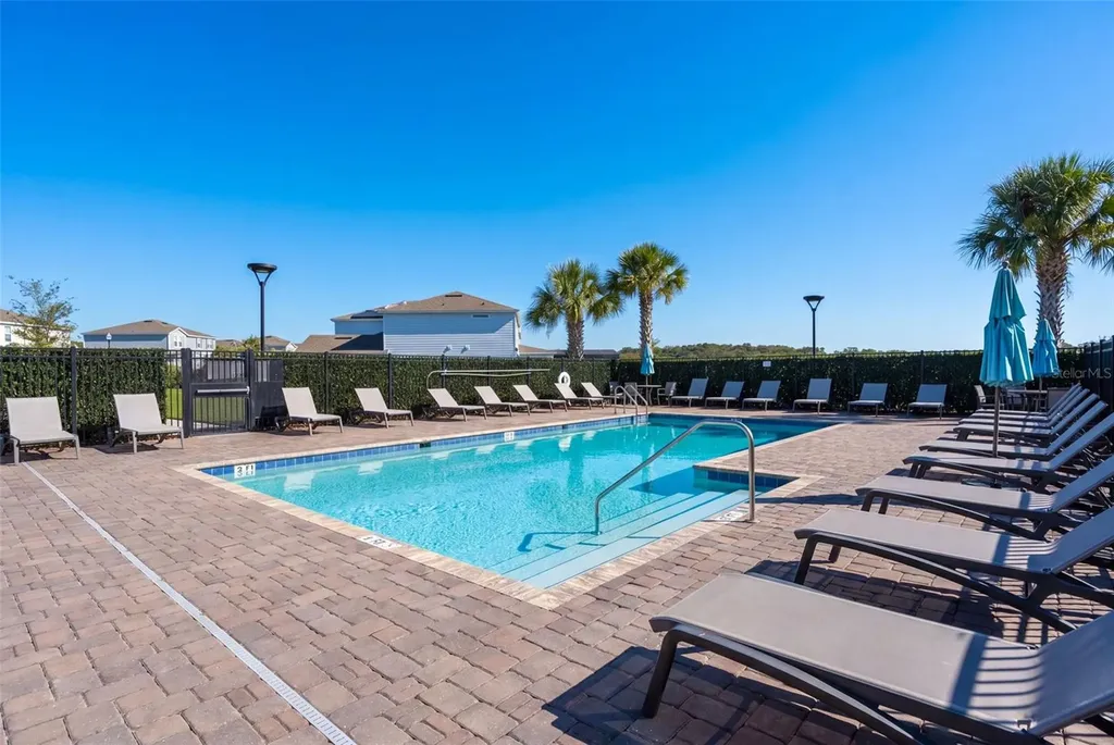2640 Hilltop Loop Apopka FL 32712
