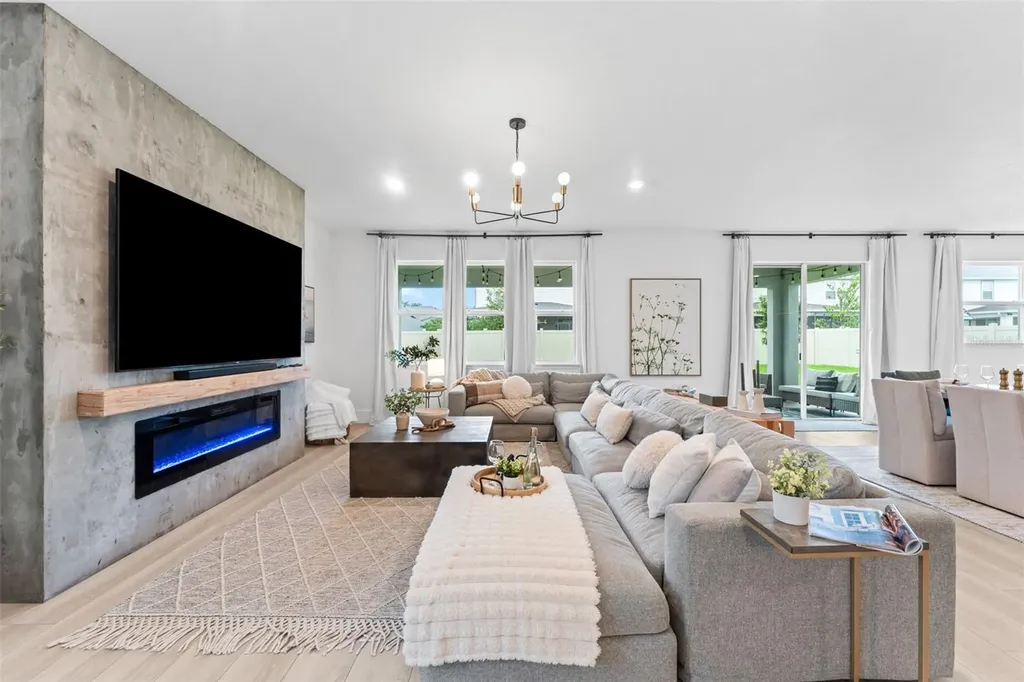 2640 Hilltop Loop Apopka FL 32712