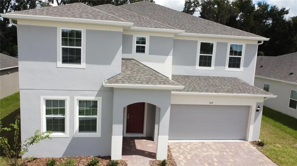 924 Avenal Lane Davenport FL 33837