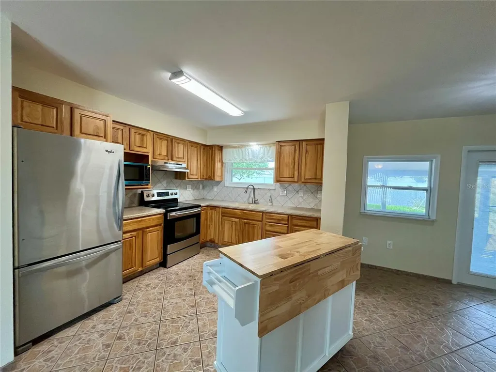 704 Torrey Pines Avenue Sun City Center FL 33573