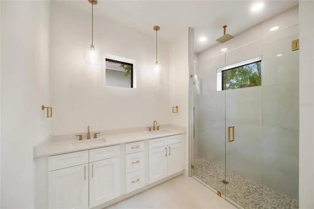 3800 Flores Avenue Sarasota FL 34239