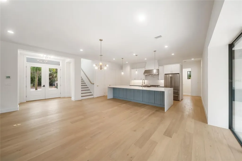 3800 Flores Avenue Sarasota FL 34239