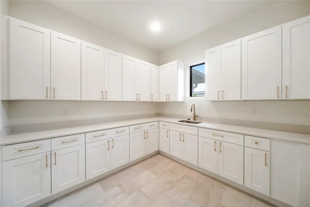 3800 Flores Avenue Sarasota FL 34239