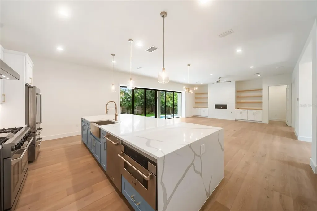 3800 Flores Avenue Sarasota FL 34239